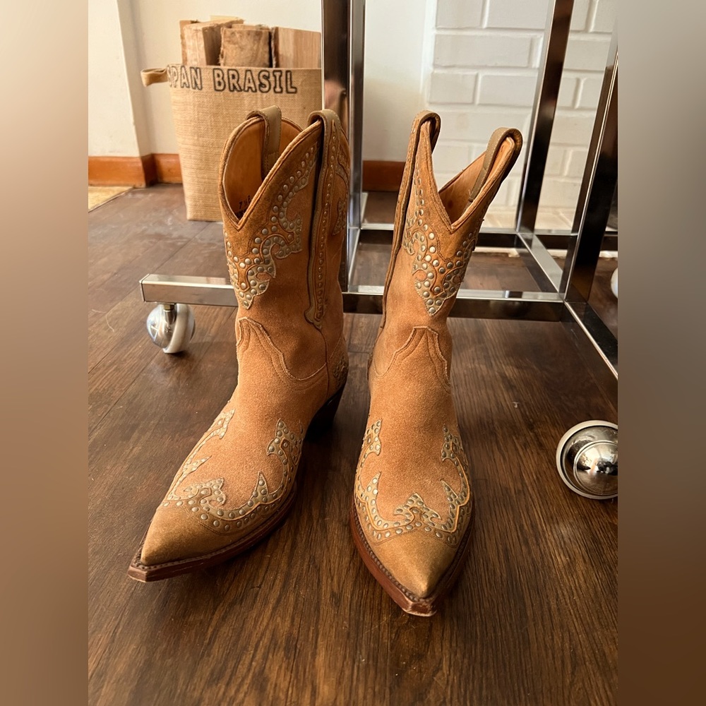 Old Gringo Tan Suede Short Cowboy Boots 7.5 B
